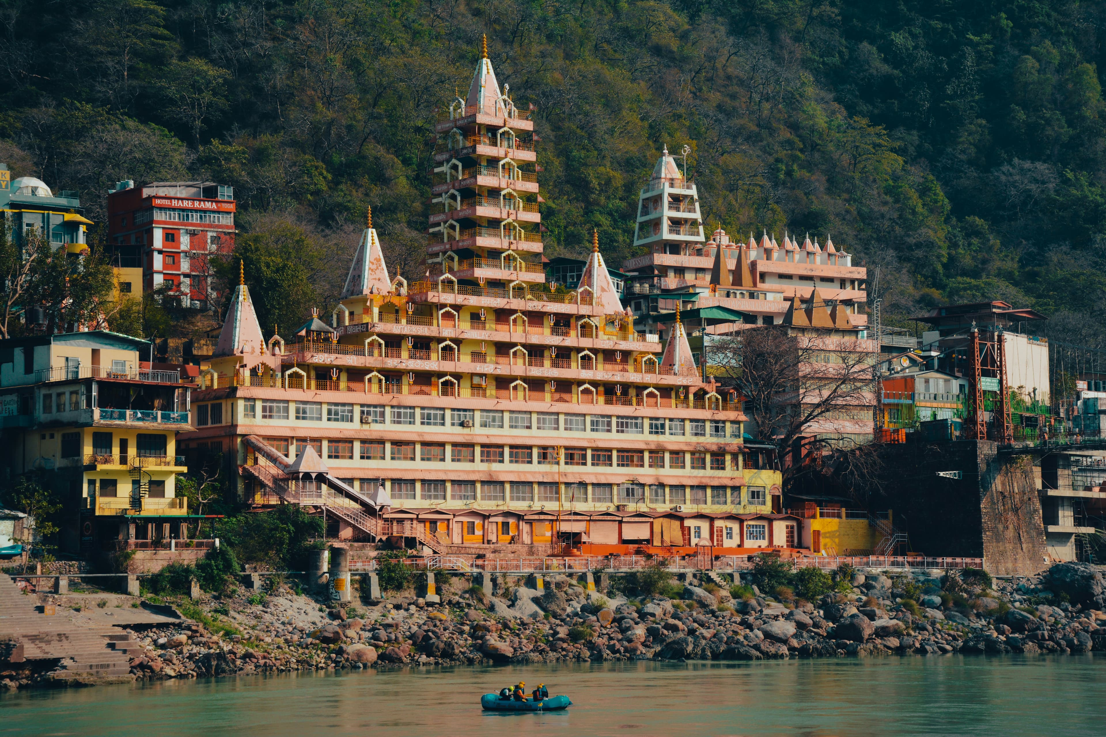 Temples and ghats along the Ganga in Rishikesh